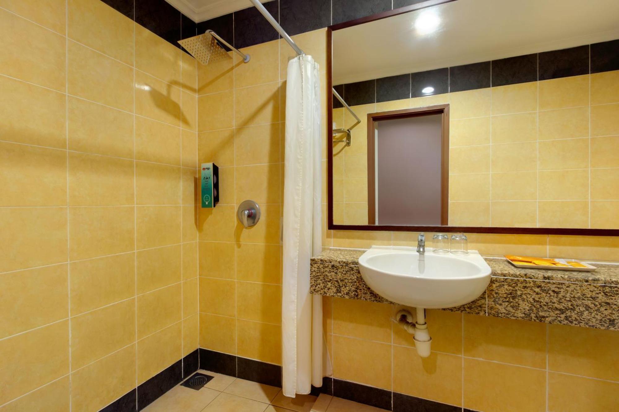 Kings Hotel Melaka מראה חיצוני תמונה